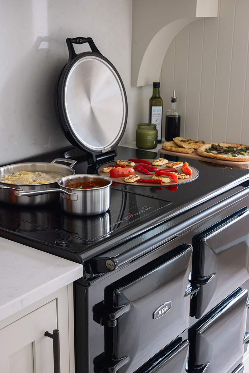 Cooking on the AGA eR7i Black Edition 