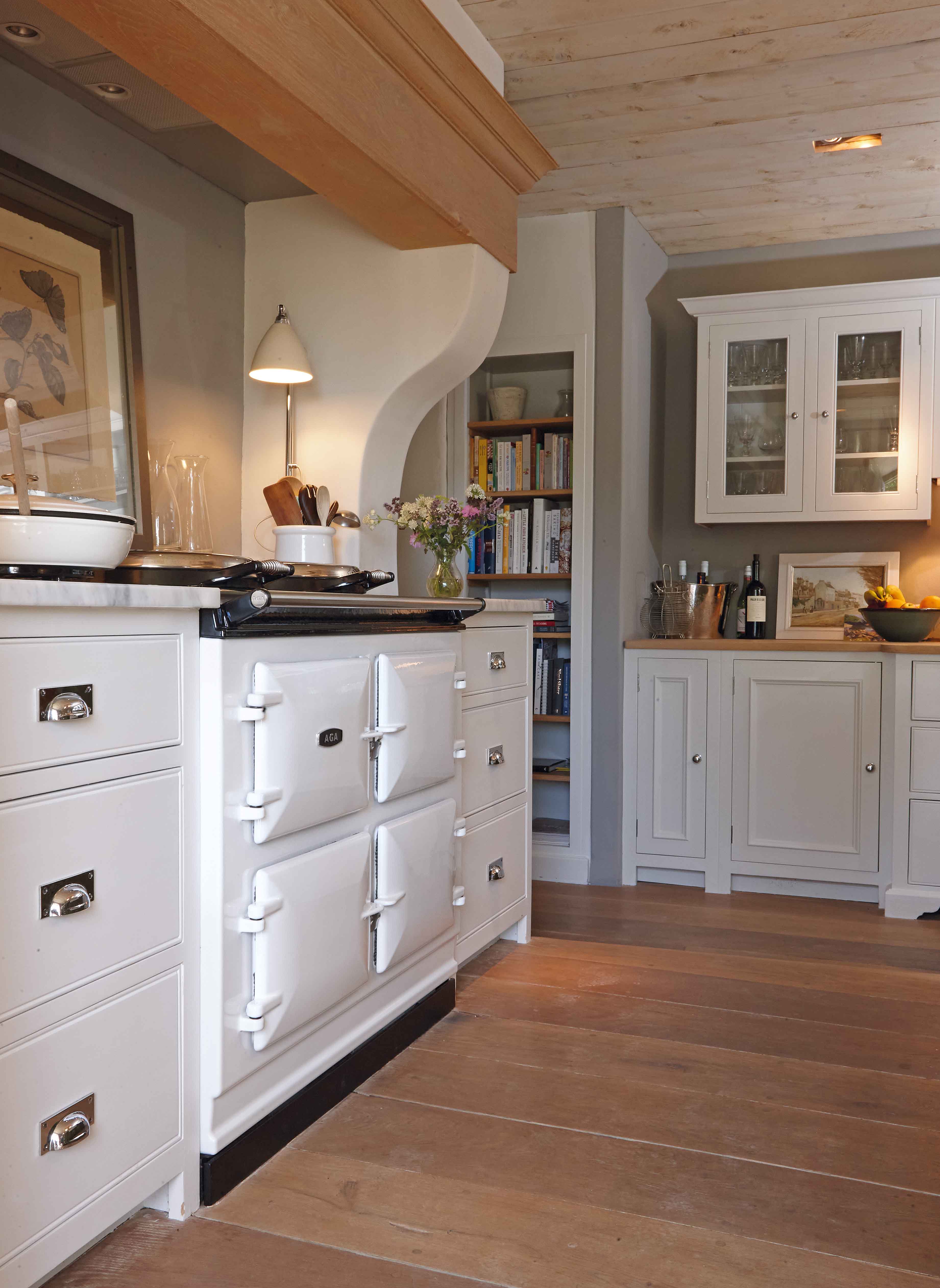 White AGA eR7 100 cooker