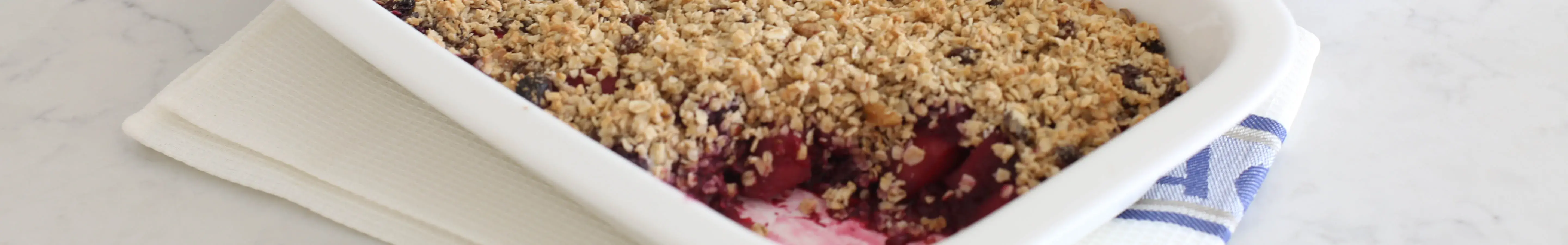 Apple and Berry Breakfast Crumble