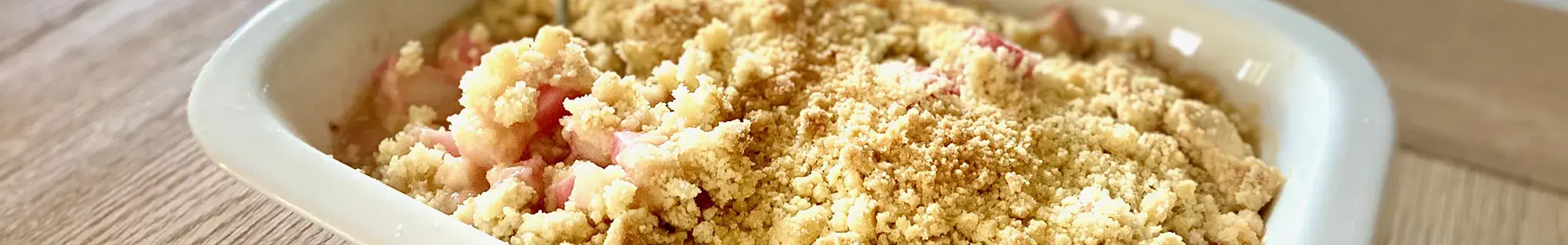 Rhubarb and Ginger Crumble