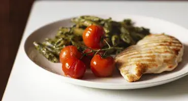 Speedy Chargrilled Chicken and Pesto Pasta