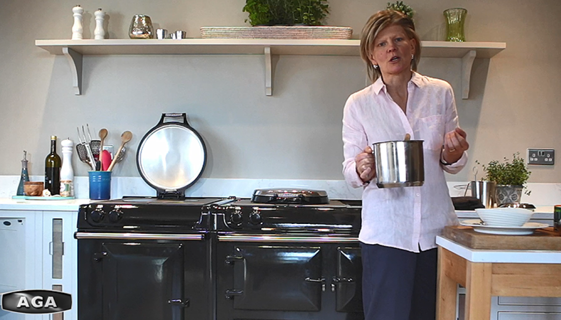 AGA Demonstrator Na Hansell making Tomato Soup