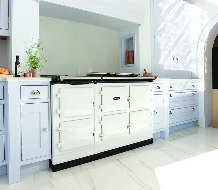 AGA R7 in white 