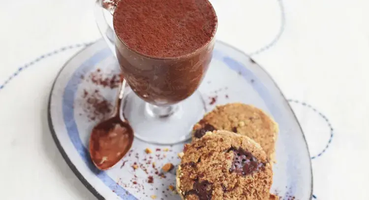 Sea salt chocolate mousse with hazelnut rye cookies