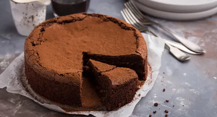 Gorgeous Flourless Chocolate Cake