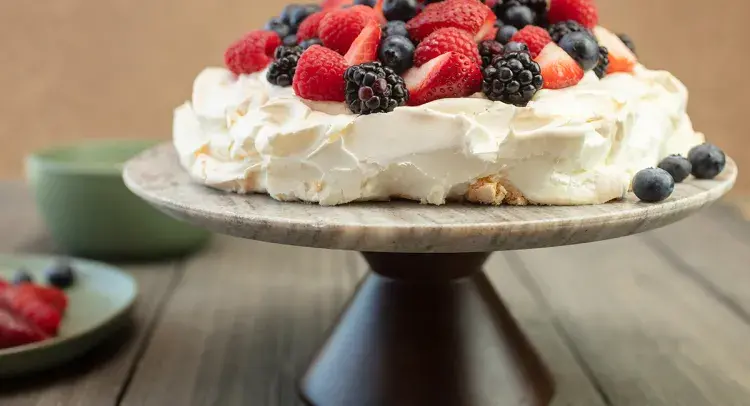 Fruit Pavlova 